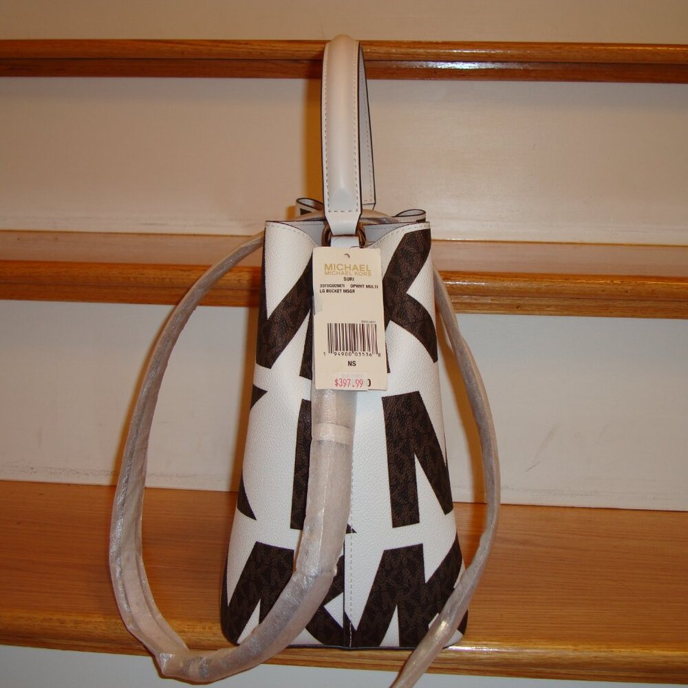 Michael Kors Suri LG Bucket Shoulder/Crossbody Bag MK White/Brown NEW WITH TAGS! - Picture 9 of 10